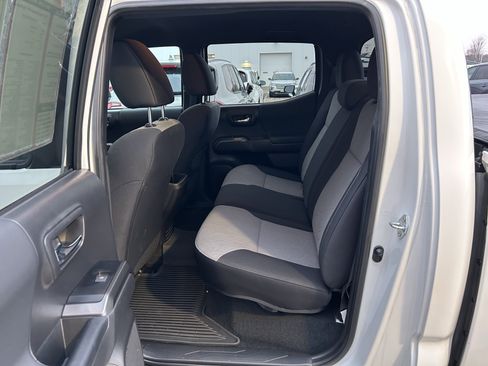 Certified 2023 Toyota Tacoma TRD Off-Road image 18