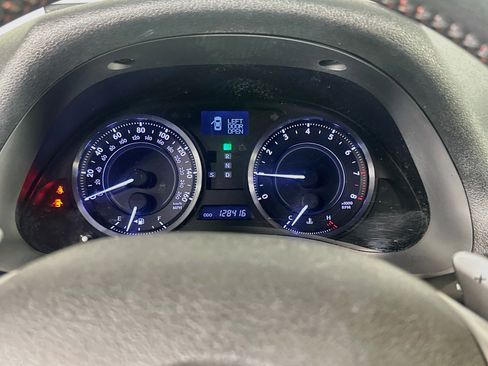 Used 2015 Lexus IS 250C w/ Luxury Package RWD image 18