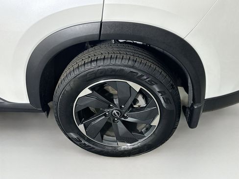 Used 2024 Nissan Rogue SV image 11