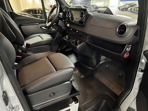 Used 2026 Mercedes-Benz Sprinter 2500 image 11