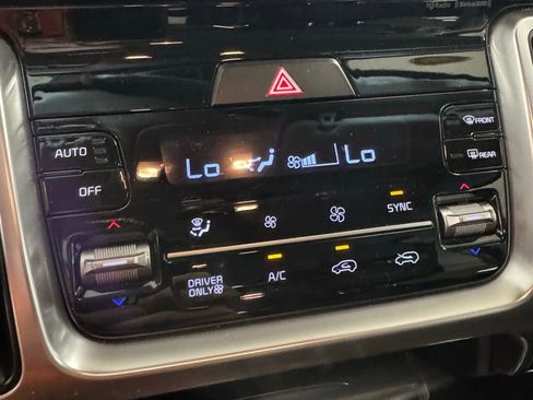 Used 2023 Kia Sorento EX image 18