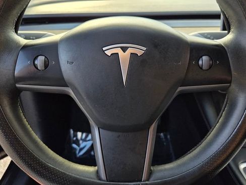 Used 2021 Tesla Model 3 Standard Range Plus image 27