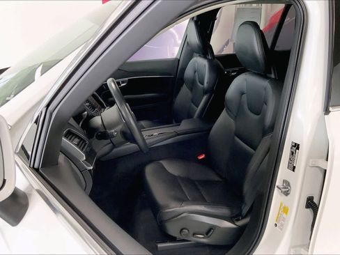 Used 2020 Volvo XC90 T5 Momentum AWD/4WD image 9
