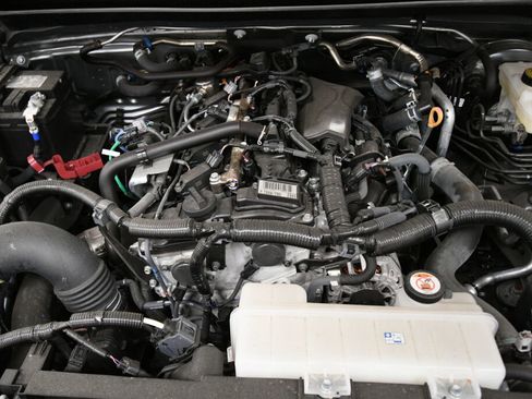 Used 2024 Toyota Tacoma SR5 image 32