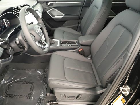 New 2025 Audi Q3 2.0T Premium image 24