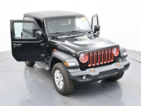 Used 2023 Jeep Wrangler Sport S image 36