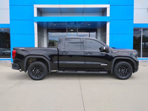 Used 2023 GMC Sierra 1500 Elevation w/ Preferred Package AWD/4WD image 2