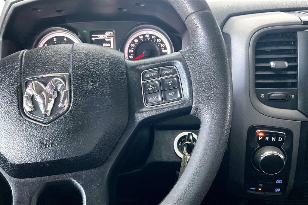 Used 2018 RAM 1500 Express AWD/4WD image 11