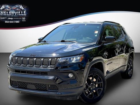 Used 2023 Jeep Compass Latitude AWD/4WD image 1