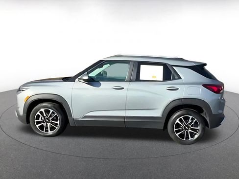 Used 2025 Chevrolet TrailBlazer LT image 4