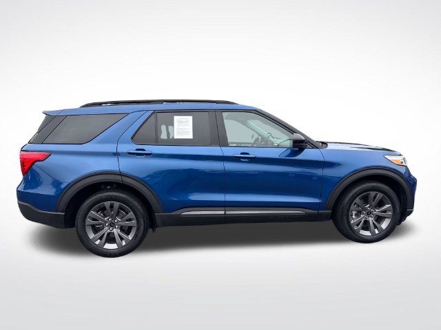 Used 2023 Ford Explorer XLT w/ Equipment Group 202A AWD/4WD image 7