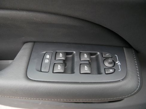 Certified 2025 Volvo V60 B5 Cross Country Plus image 12