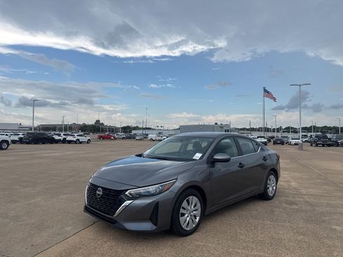 Certified 2024 Nissan Sentra S FWD image 9