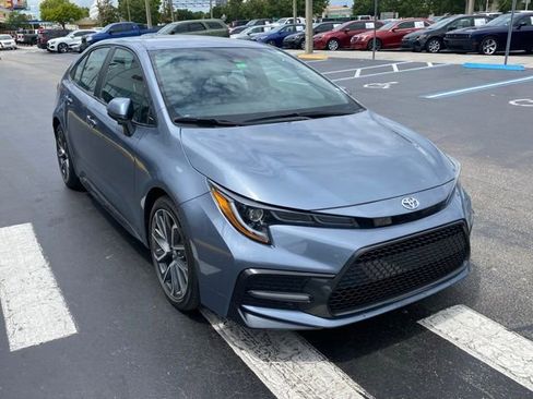 Used 2021 Toyota Corolla SE FWD image 2