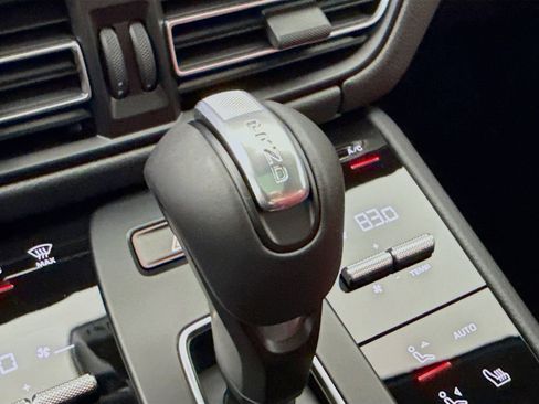 New 2026 Porsche Macan image 21