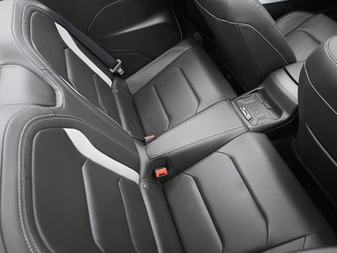 Used 2018 Chevrolet Camaro LT RWD image 9