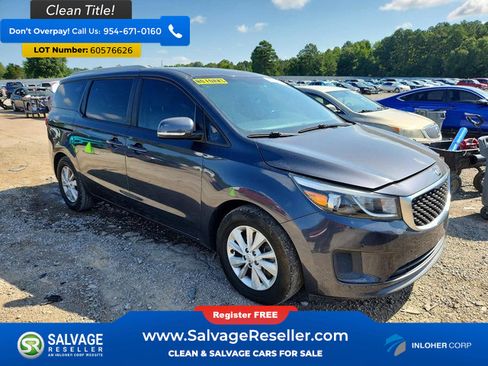 Used 2017 Kia Sedona LX w/ LX Essentials Premium Package FWD image 5