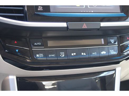 Used 2017 Honda Accord EX-L image 27