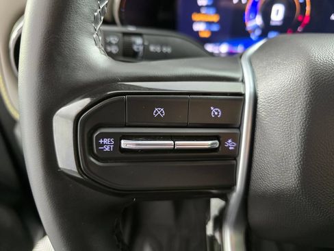 Used 2024 Chevrolet Colorado ZR2 w/ Technology Package AWD/4WD image 29