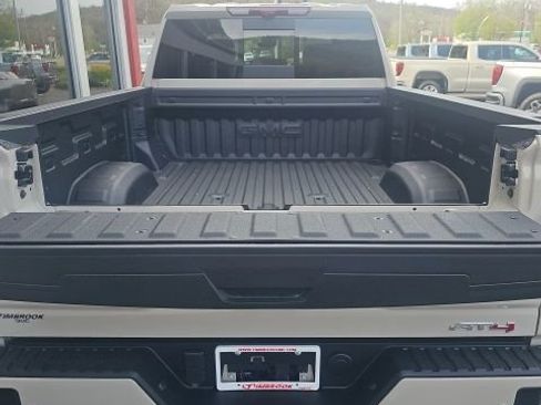 New 2026 GMC Sierra 2500 AT4 w/ AT4 Premium Plus Package AWD/4WD image 11