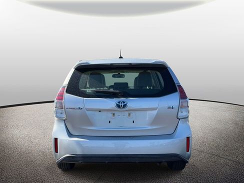 Used 2017 Toyota Prius V Four image 4