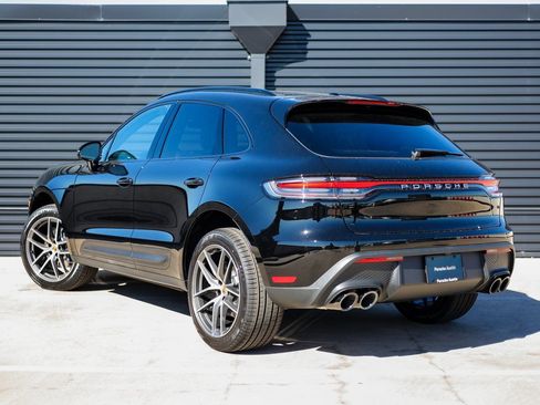 Certified 2026 Porsche Macan AWD/4WD image 3