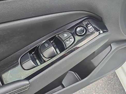 Used 2023 Nissan Altima 2.5 SV image 12