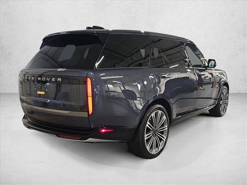 New 2026 Land Rover Range Rover Long Wheelbase SE image 5