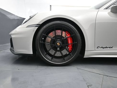 Certified 2026 Porsche 911 Carrera GTS RWD image 4