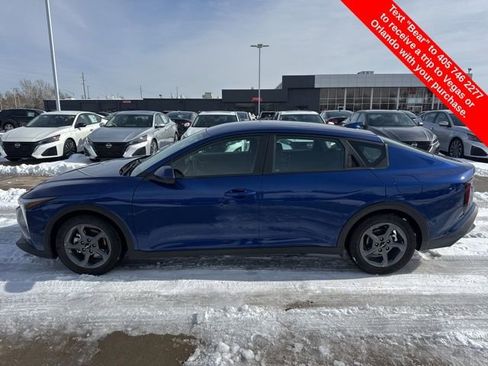 Used 2025 Kia K4 LXS image 2