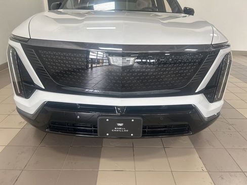 Used 2026 Cadillac Vistiq Sport w/ LPO, Floor Liner Package image 9