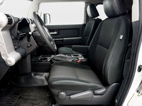 Used 2010 Toyota FJ Cruiser 2WD image 10
