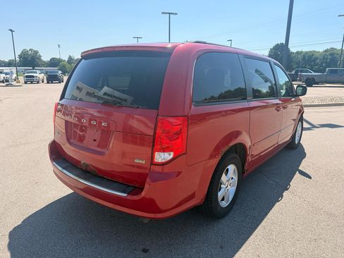 Used 2012 Dodge Grand Caravan SXT FWD image 3