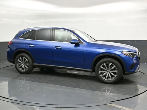 New 2025 Mercedes-Benz GLC 300 GLC 300 image 3