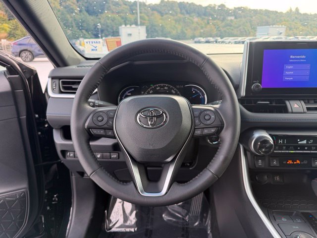 Certified 2024 Toyota RAV4 SE w/ Convenience Package AWD/4WD image 18