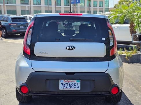 Used 2015 Kia Soul + FWD image 6