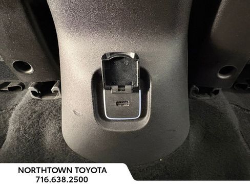 Used 2018 FIAT 500L Trekking w/ Urbana Appearance Package image 19