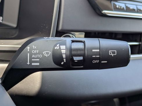 Used 2024 Mitsubishi Outlander FWD image 17