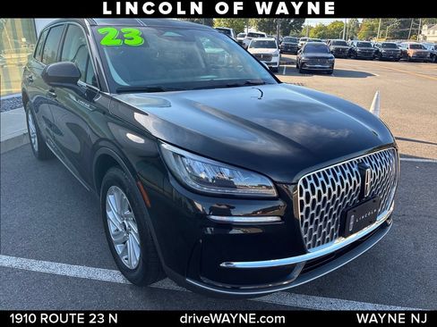 Certified 2023 Lincoln Corsair AWD w/ Rear Removable Package Tray image 10