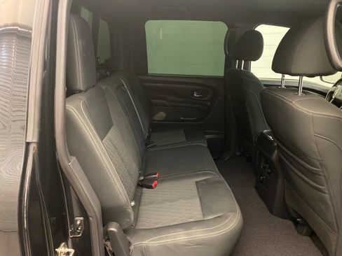 Used 2018 Nissan Titan SV w/ SV Convenience Package RWD image 26