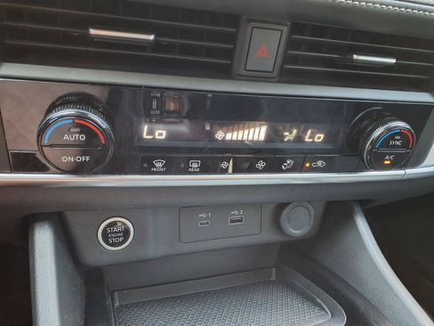 Used 2023 Nissan Rogue SV AWD/4WD image 10
