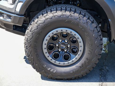 Used 2025 Ford F150 Raptor AWD/4WD image 9
