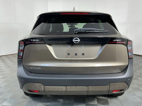 New 2025 Nissan Kicks SV image 6