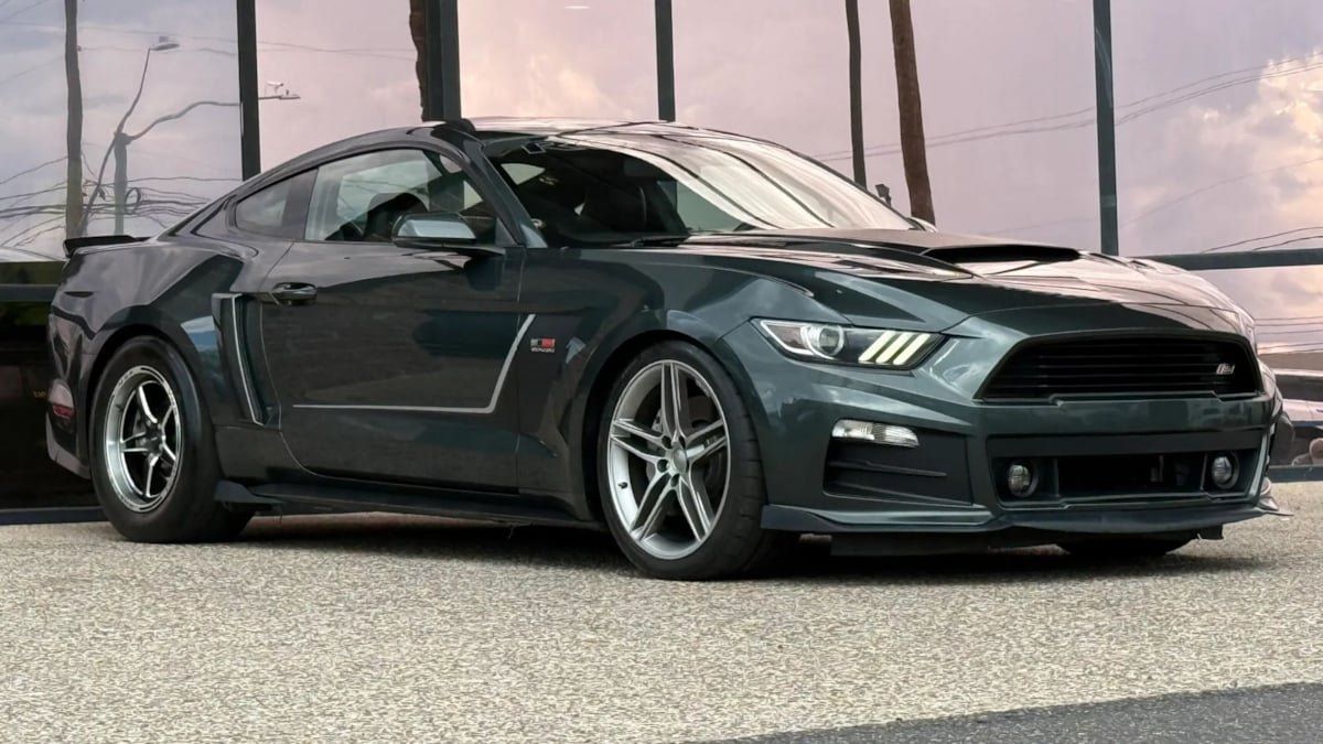 Used 2016 Ford Mustang GT Premium w/ Equipment Group 401A RWD image 17
