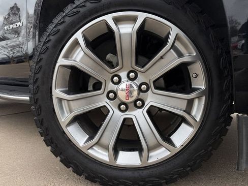 Used 2017 GMC Yukon SLE w/ SLE Value Package image 10