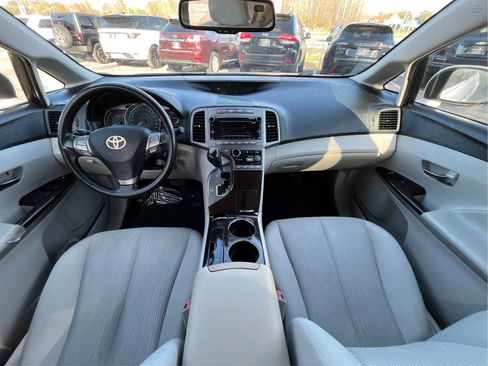 Used 2010 Toyota Venza image 28