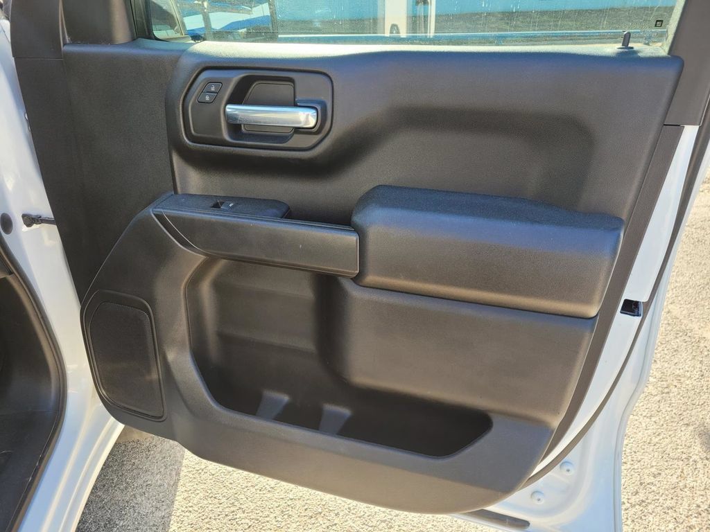 Used 2023 Chevrolet Silverado 1500 Custom RWD image 9