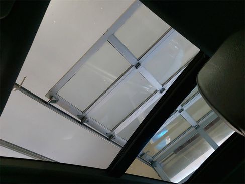 Used 2024 Mercedes-Benz GLS 450 4MATIC image 45