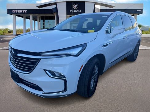 Used 2024 Buick Enclave Premium image 4