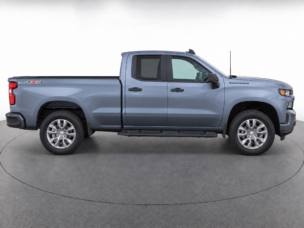 Used 2020 Chevrolet Silverado 1500 Custom w/ Custom Convenience Package AWD/4WD image 10